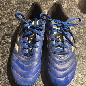 adidas Kids cleats - Blue and Black